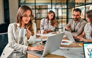 Lenovo ThinkPad P1 Gen 5 to kolejny przykład na to, jak producenci starają się sprostać wymaganiom użytkowników i poprawić ich doświadczenia w pracy mobilnej